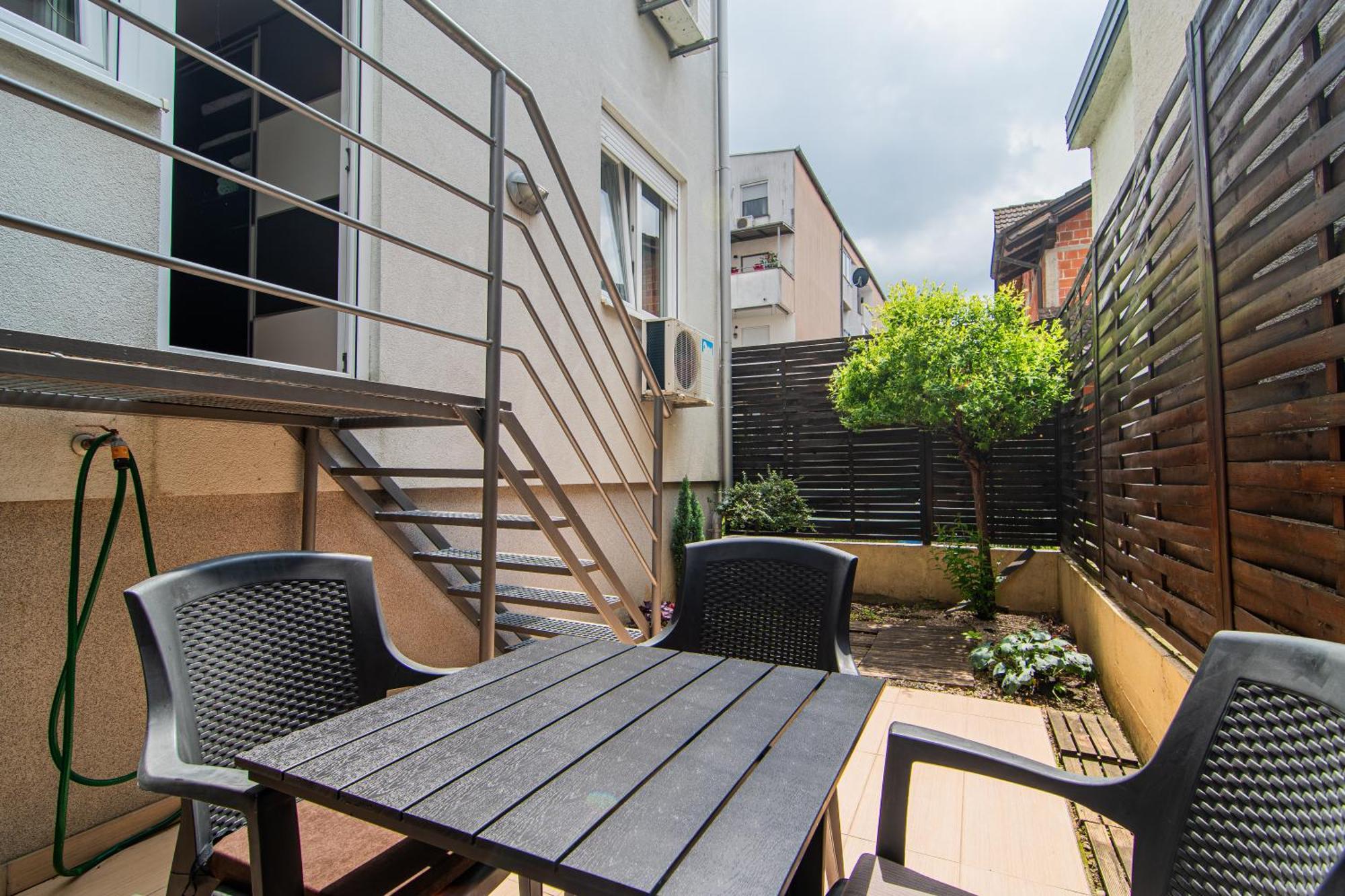 Flexible Selfcheckins 97 - Zagreb - Garden - Parking- Loggia - 2 Bedrooms Eksteriør bilde